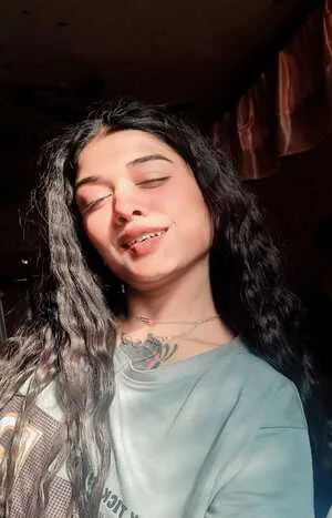 VIP call girl in Indirapuram